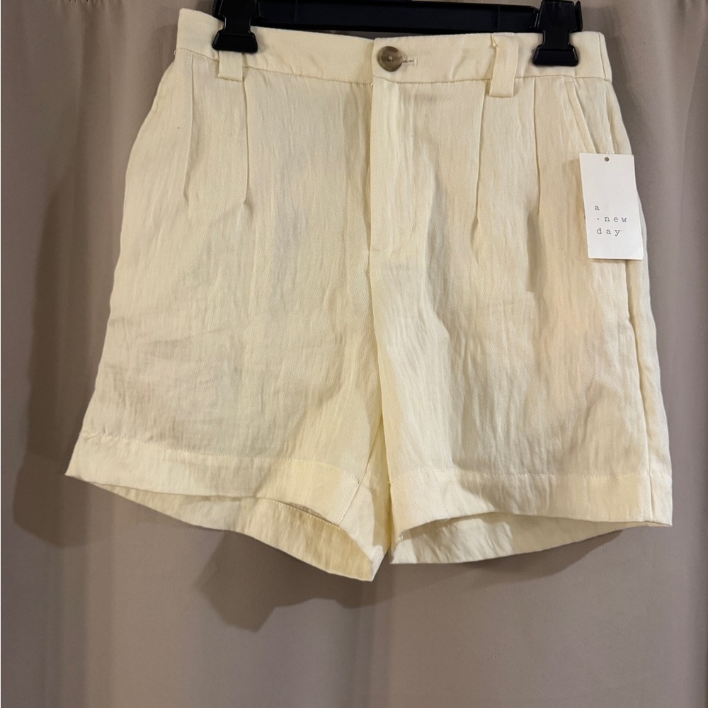 a new day Cream High-Waist Pleated Women's Shorts